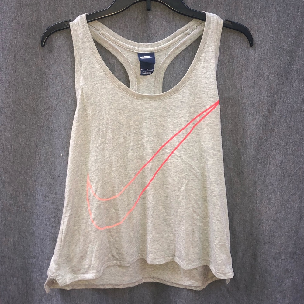 Nike Racerback Tank Top 🛍